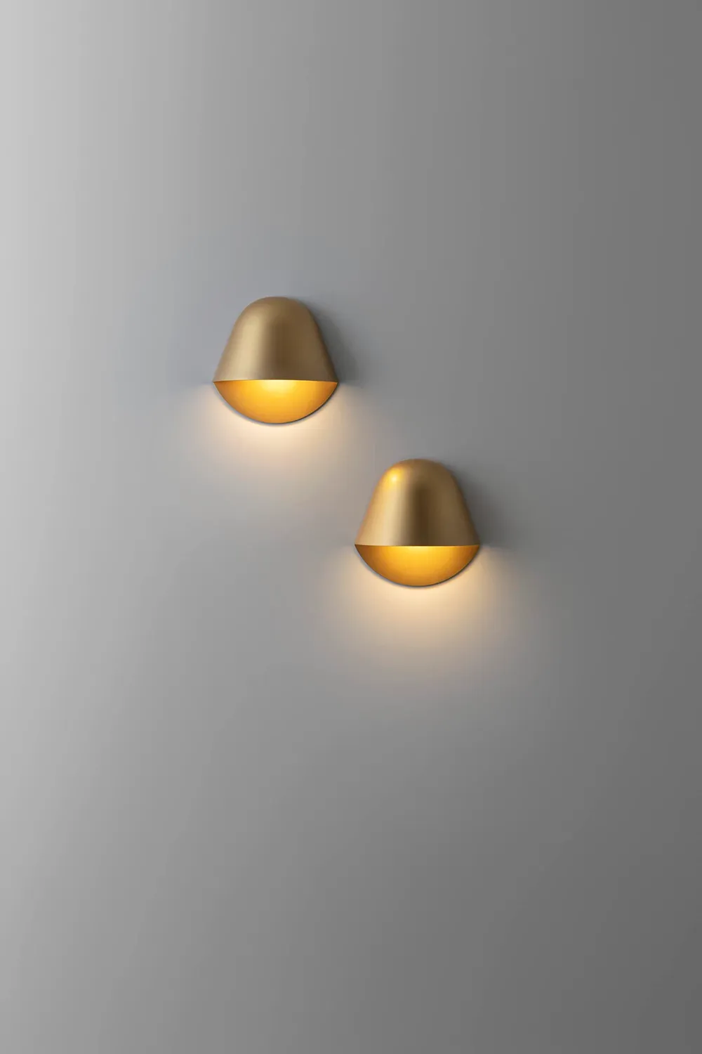 Penta Enoki applique oro opaco LED 3000K dimmerabile