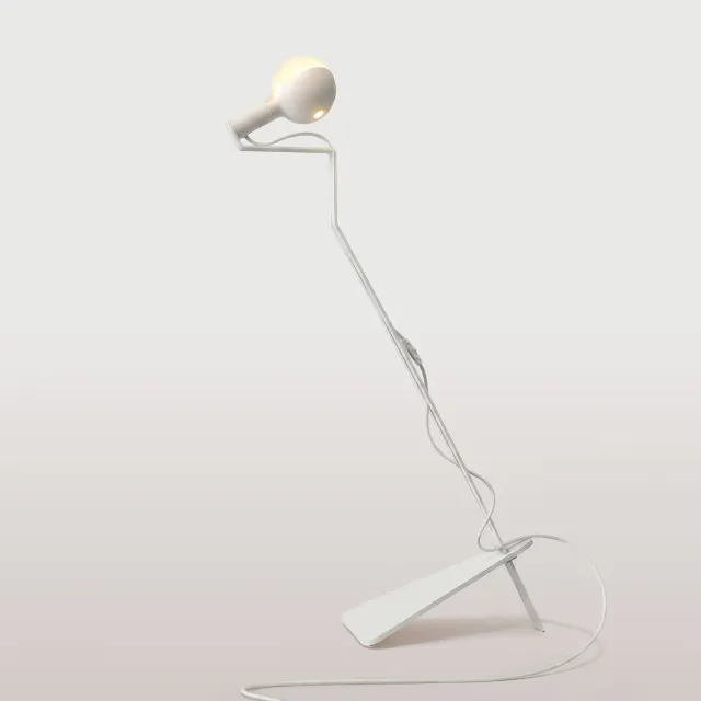 Creative Cables Filotto Mario Talia lampada terra bianca con lampadina