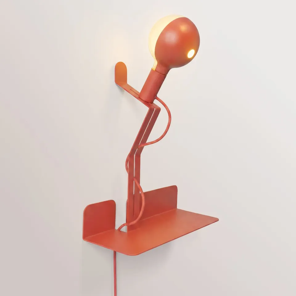 Creative Cables Murio Talia lampada da parete rossa con mensola
